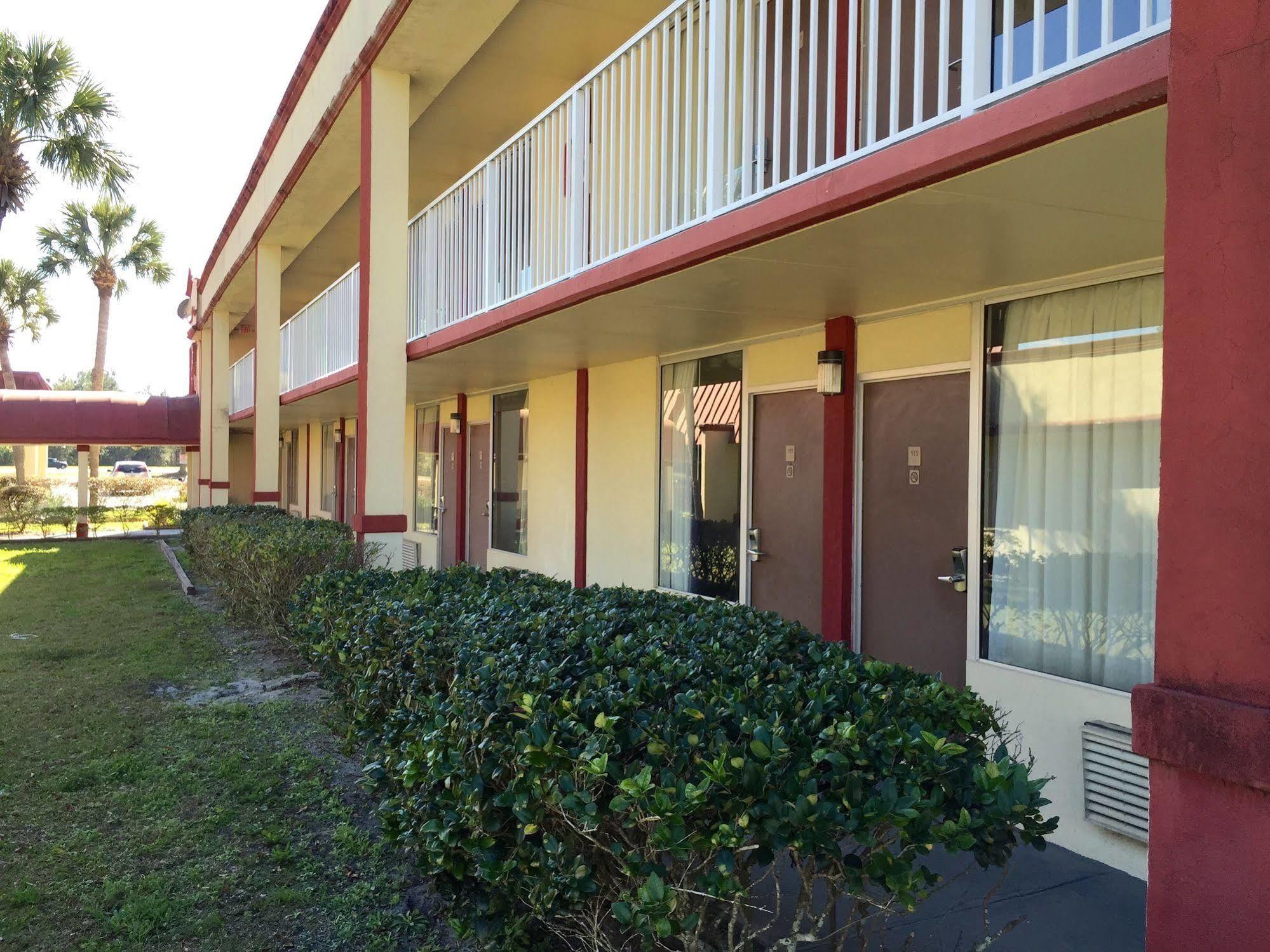 Budget Inn Of Deland Exterior photo